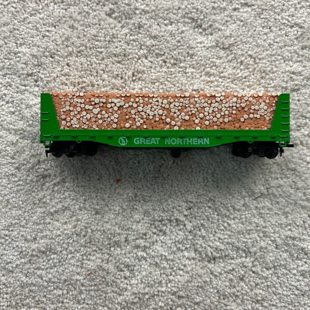 Vintage HO Scale Great Northern Pulpwood Flatcar Log Load Green Model Train